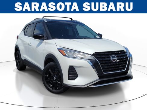 Used 2024 Nissan Kicks SV w/ Exterior Package FWD image 1