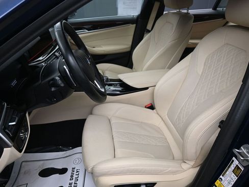 Used 2023 BMW 530i xDrive w/ Convenience Package image 28