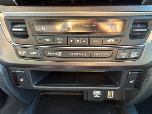 Used 2022 Honda Pilot Sport image 33