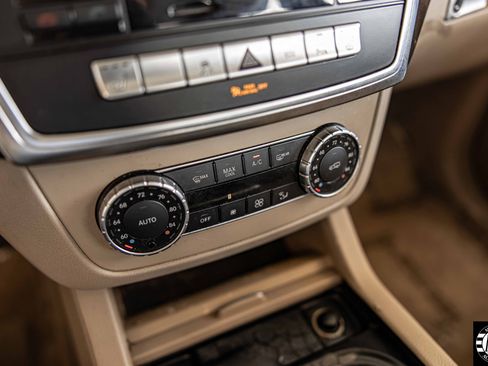 Used 2016 Mercedes-Benz GL 450 4MATIC w/ Premium I Package image 29