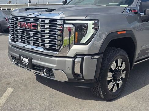 Used 2025 GMC Sierra 2500 Denali w/ Denali Reserve Package AWD/4WD image 11