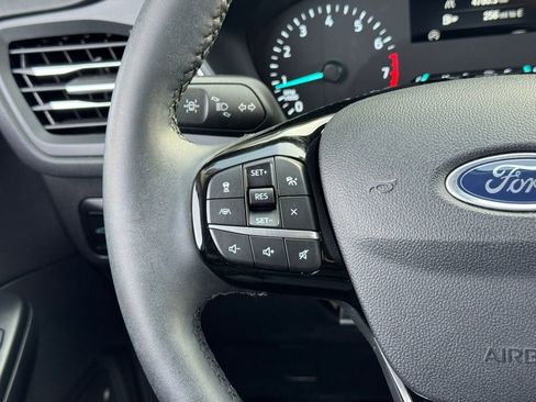 Used 2022 Ford Escape SEL image 6