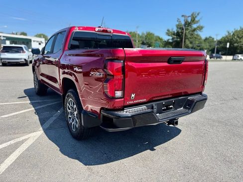 Used 2024 Chevrolet Colorado Z71 w/ Z71 Convenience Package 2 AWD/4WD image 4
