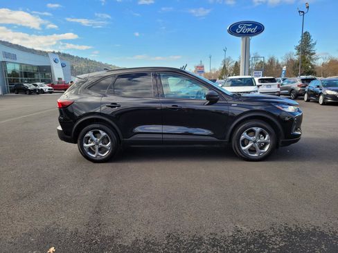 Used 2025 Ford Escape ST-Line image 4