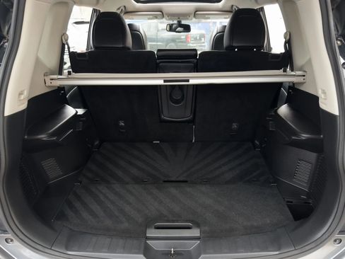 Used 2016 Nissan Rogue SV image 20