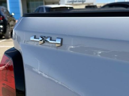 Used 2024 GMC Canyon Elevation w/ Convenience Package image 13