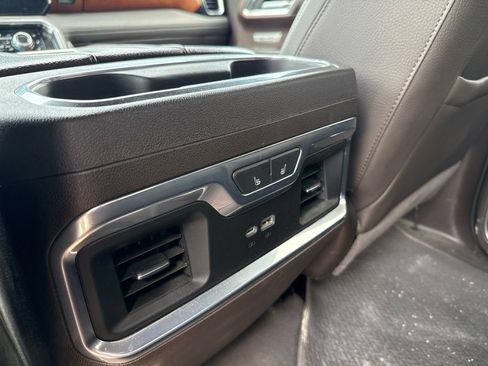 Used 2022 GMC Sierra 1500 Denali w/ Technology Package AWD/4WD image 11