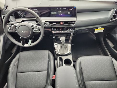 New 2026 Kia Seltos EX image 17