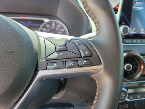 Certified 2025 Nissan Sentra SR FWD image 24