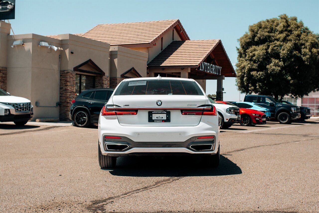 Used 2022 BMW 750i xDrive w/ M Sport Package AWD/4WD image 6