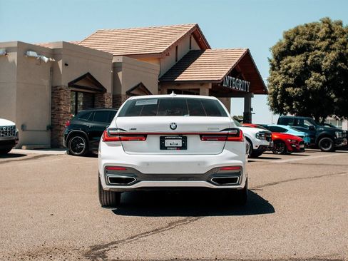 Used 2022 BMW 750i xDrive w/ M Sport Package AWD/4WD image 6