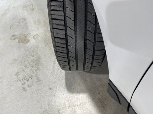 Used 2022 Chevrolet Equinox Premier image 11