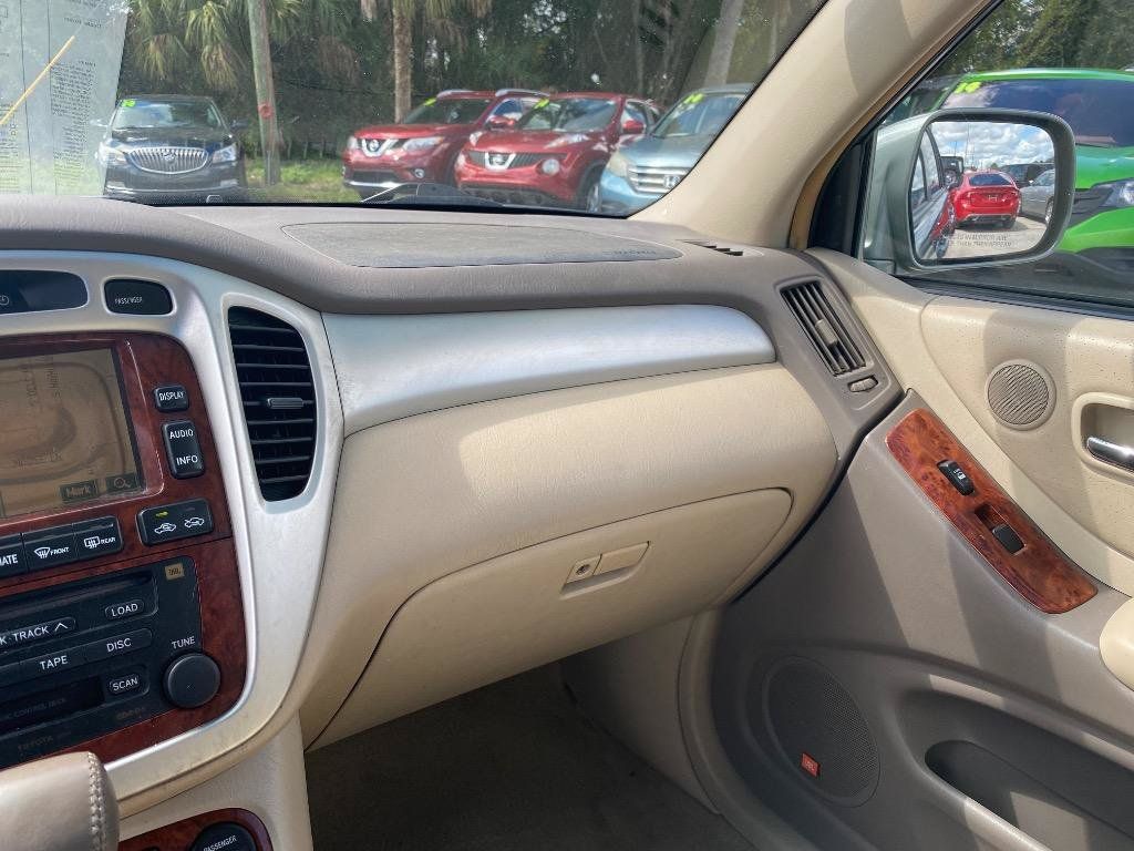 Used 2005 Toyota Highlander Limited w/ Leather Trim Pkg AWD/4WD image 30