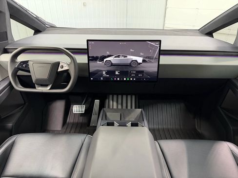 Used 2024 Tesla Cybertruck AWD Crew Cab image 13