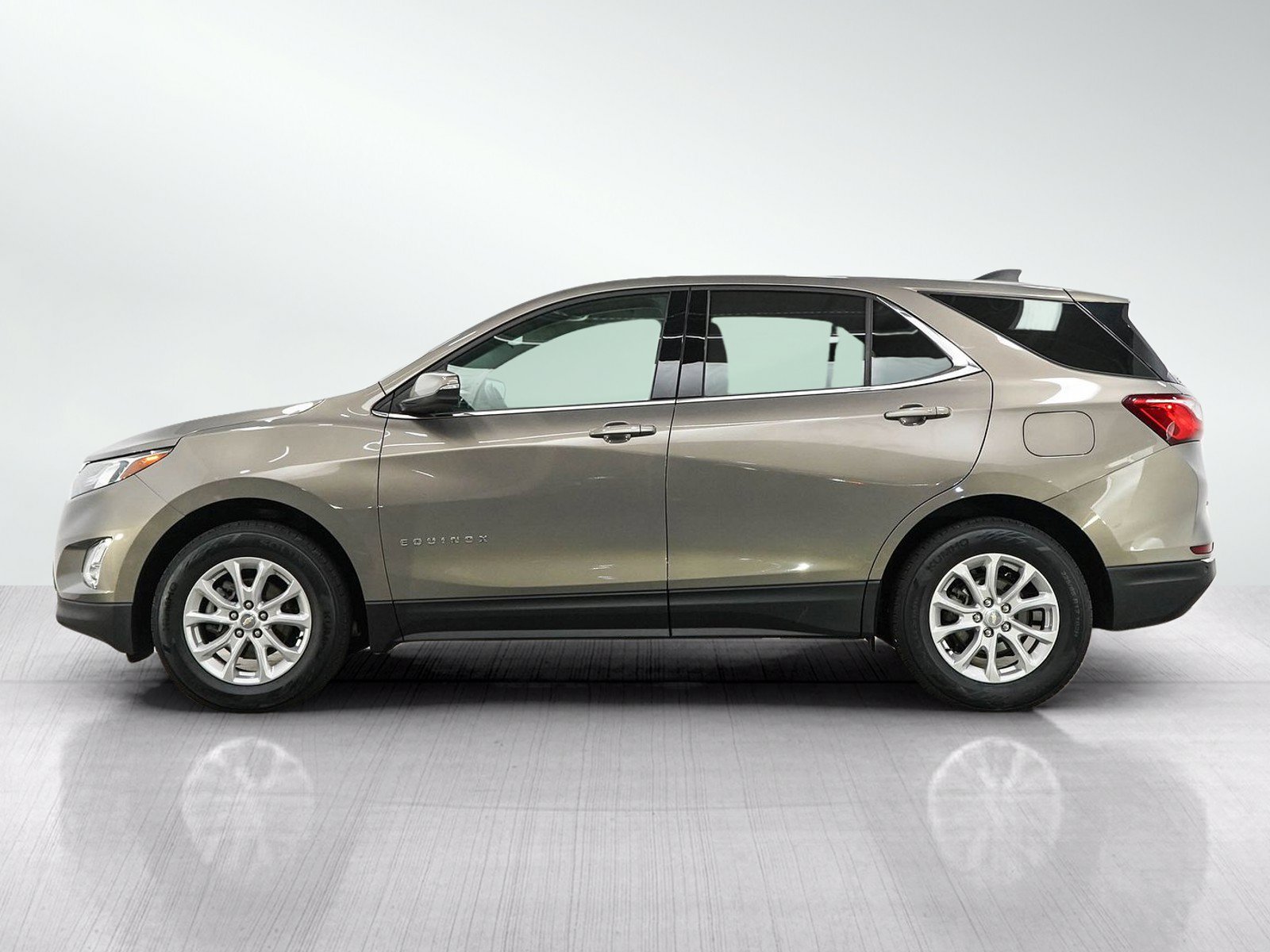 Used 2019 Chevrolet Equinox LT AWD/4WD image 2
