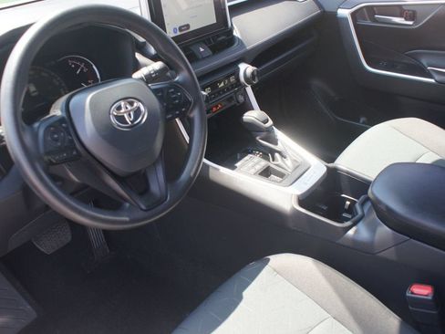 Used 2025 Toyota RAV4 XLE AWD/4WD image 13