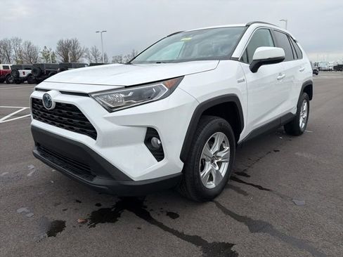 Used 2021 Toyota RAV4 XLE w/ XLE Grade Weather Package image 2