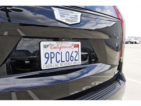 Certified 2024 Cadillac Escalade ESV V w/ Heavy-Duty Trailer Package image 32