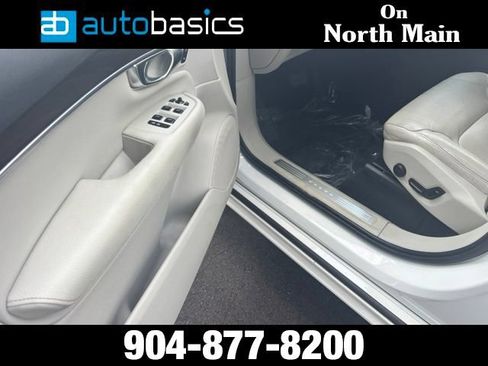Used 2019 Volvo XC90 T5 Momentum w/ Protection Package Premier FWD image 31