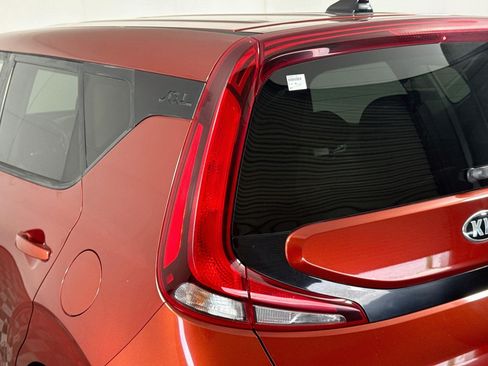 Used 2020 Kia Soul LX FWD image 35
