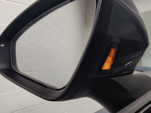 Used 2023 Volkswagen ID.4 Pro S Plus image 19