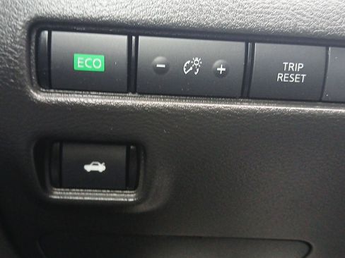 Used 2024 Nissan Sentra SV image 11