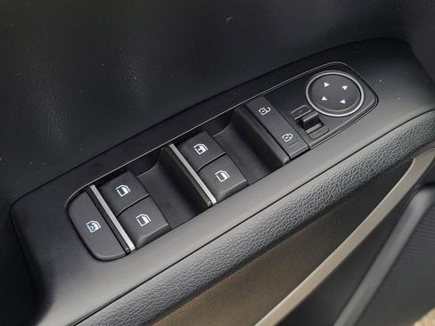 Used 2023 Kia Soul LX image 11