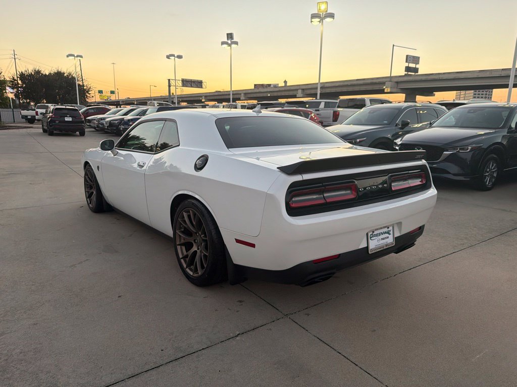 Used 2016 Dodge Challenger SRT Hellcat RWD image 5