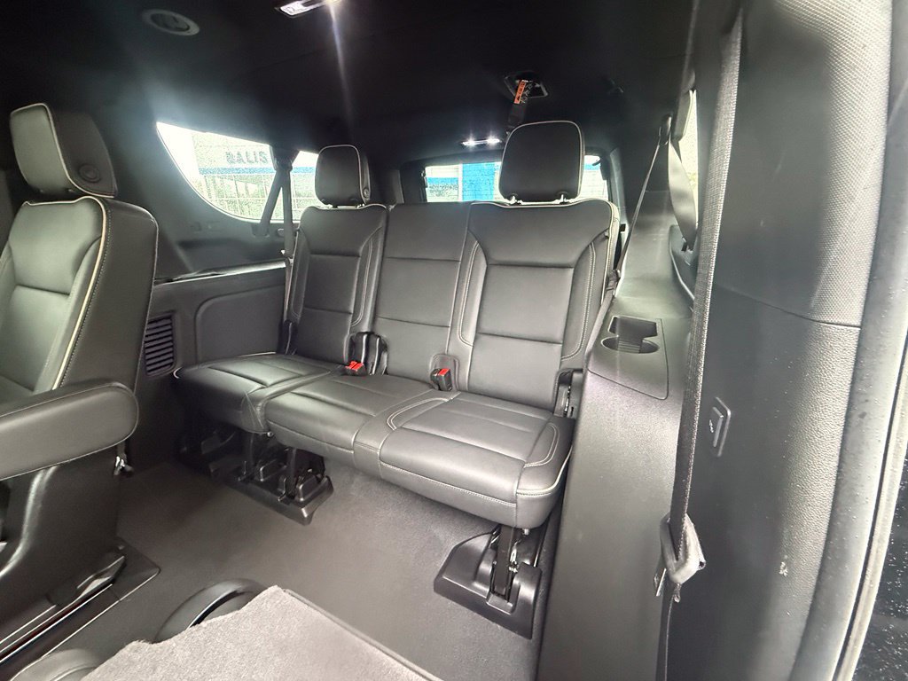 Used 2026 Chevrolet Suburban Premier AWD/4WD image 29