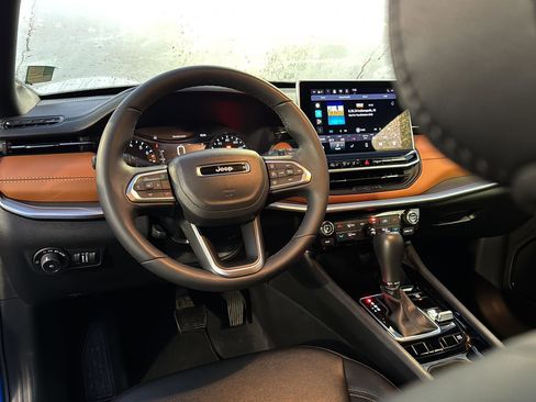 Used 2024 Jeep Compass Limited image 16