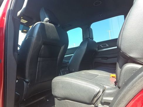 Used 2019 Ford Explorer XLT FWD image 11