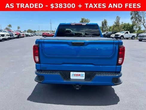 Used 2022 GMC Sierra 1500 Elevation w/ LPO, Elevation Black Package RWD image 5