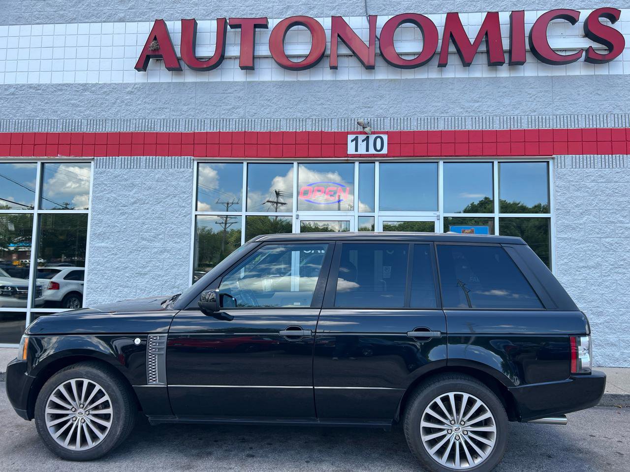 Used 2011 Land Rover Range Rover Supercharged AWD/4WD image 4