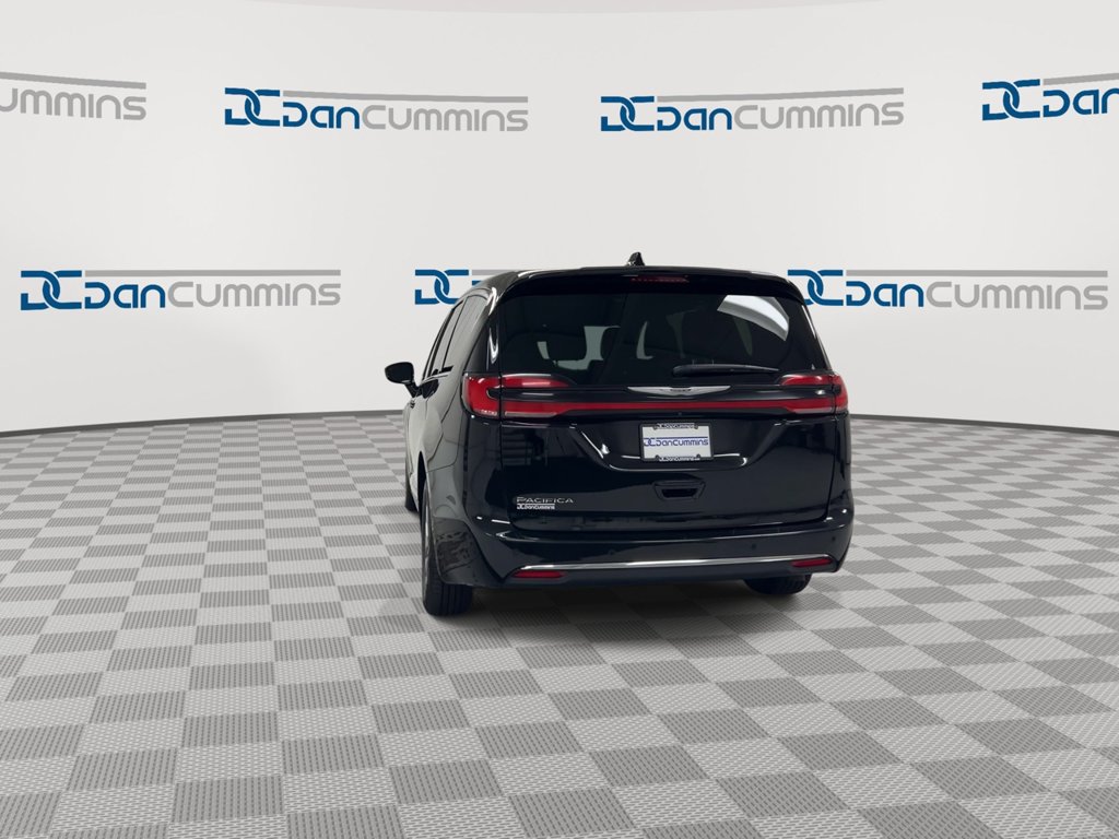 Used 2025 Chrysler Pacifica Select FWD image 7