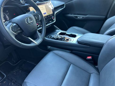 Used 2024 Lexus RZ 300e Premium image 11