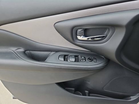 Used 2023 Nissan Murano SV AWD/4WD image 17