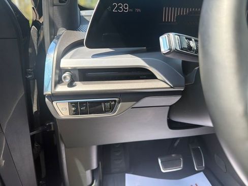 Certified 2026 Cadillac Vistiq Platinum w/ LPO, Floor Liner Package AWD/4WD image 20