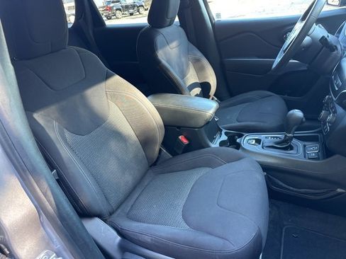 Used 2021 Jeep Cherokee Latitude image 25