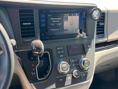 Used 2017 Toyota Sienna XLE w/ XLE Navigation Package FWD image 16