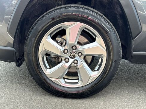 Used 2021 Toyota RAV4 Limited image 12