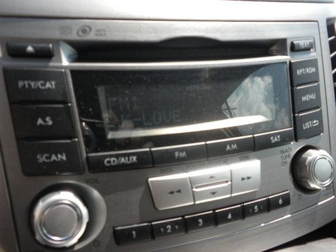 Used 2013 Subaru Outback 2.5i Premium image 18