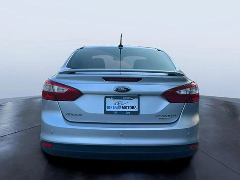 Used 2013 Ford Focus Titanium w/ Titanium Handling Pkg FWD image 4