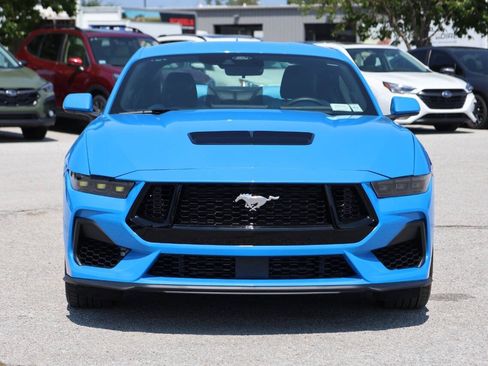 Used 2025 Ford Mustang Coupe RWD image 6