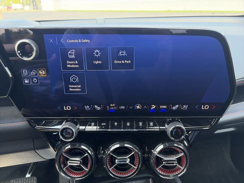 Used 2025 Chevrolet Blazer EV RS AWD/4WD image 26