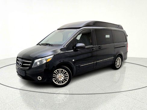 Used 2019 Mercedes-Benz Metris Passenger image 1