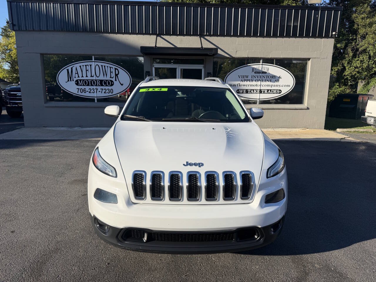 Used 2017 Jeep Cherokee Latitude w/ Cold Weather Group AWD/4WD image 7