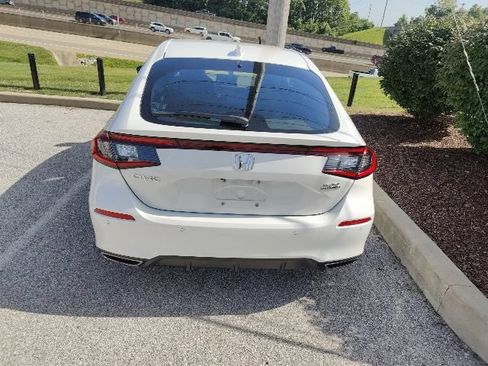 Used 2023 Honda Civic Sport Touring image 11