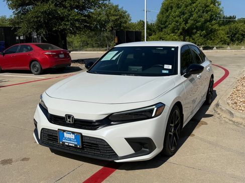 Used 2024 Honda Civic Sport image 1