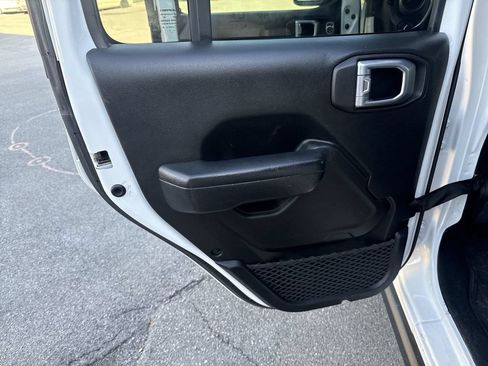 Used 2023 Jeep Wrangler Unlimited Sport AWD/4WD image 21