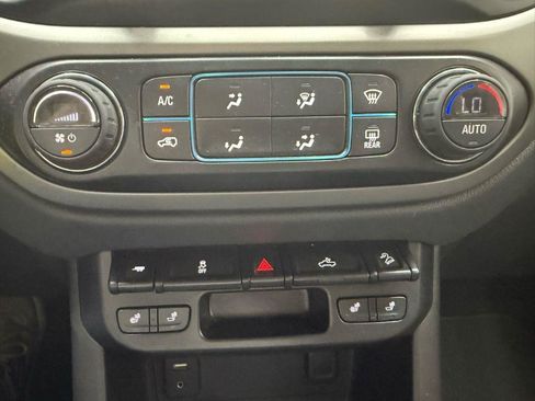 Used 2016 Chevrolet Colorado Z71 AWD/4WD image 18